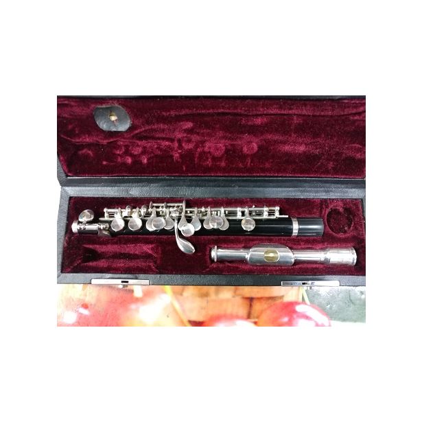 Used Burlington Piccolo SN: 070038